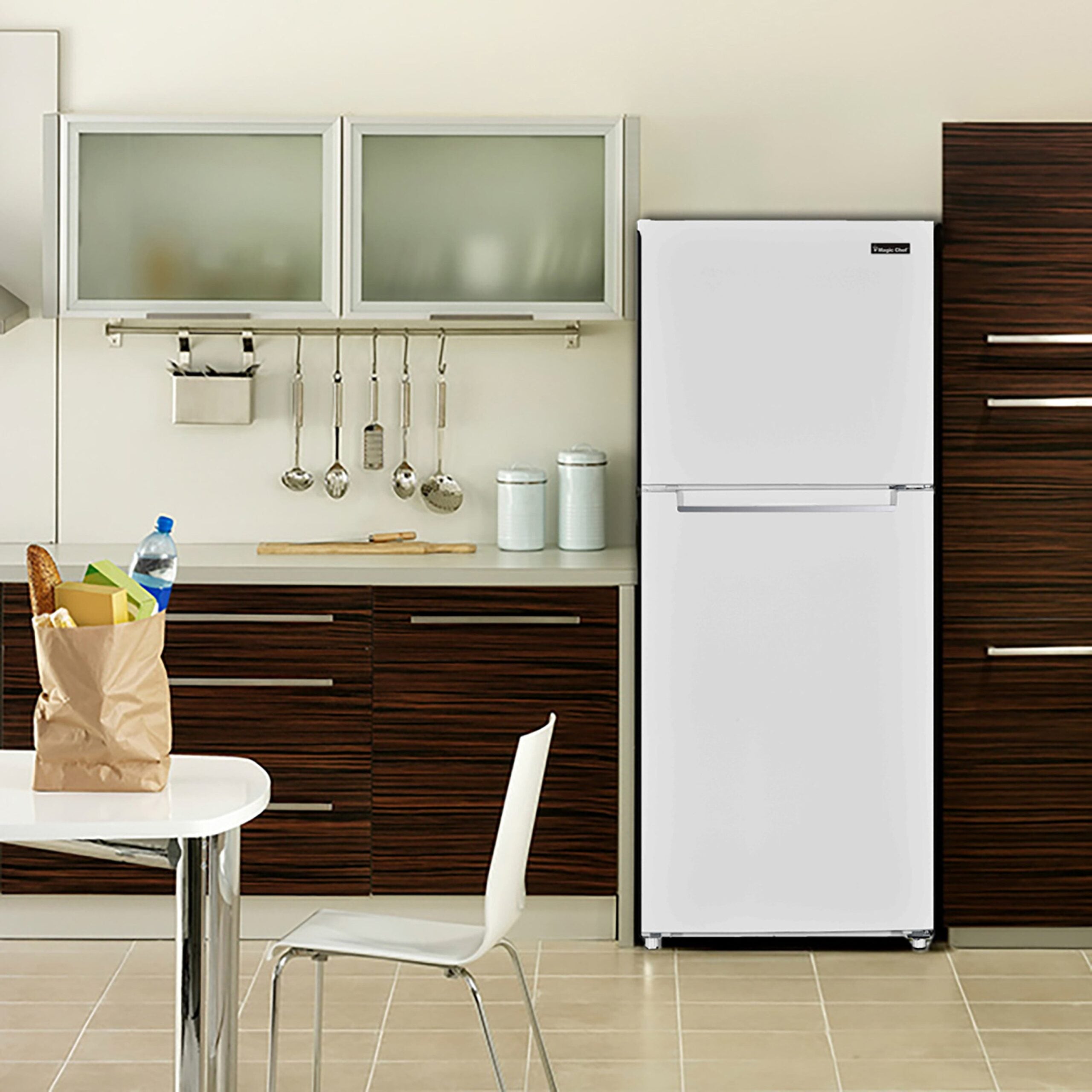 Magic Chef 10.1 Cu Ft Top Freezer Refrigerator in White | Energy Star Qualified | 5 Year Warranty On Compressor | Adjustable Shelves  | Gallon Door Storage | In-Door Can Holder image 11