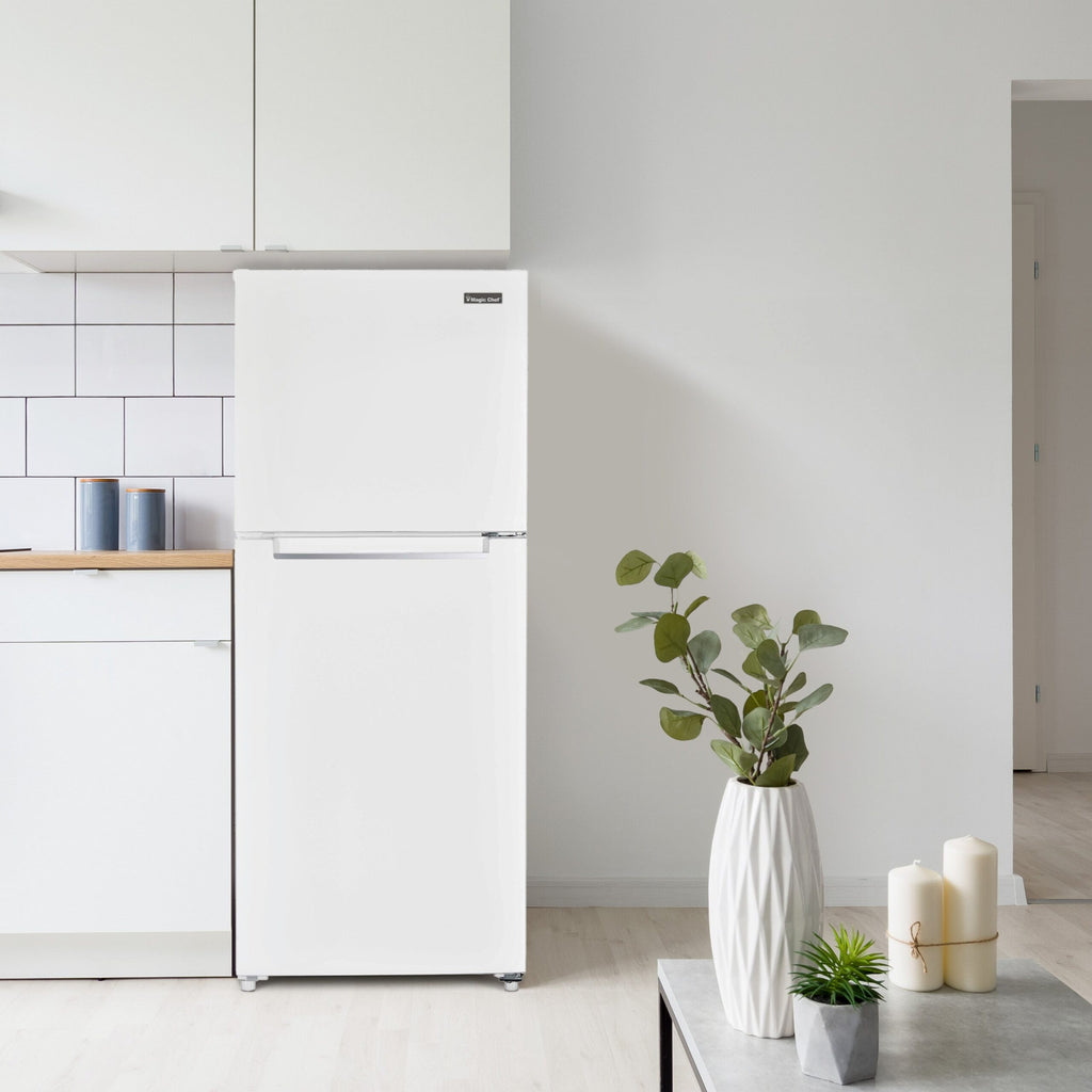 Magic Chef 10.1 Cu Ft Top Freezer Refrigerator in White | Energy Star Qualified | 5 Year Warranty On Compressor | Adjustable Shelves  | Gallon Door Storage | In-Door Can Holder image 5