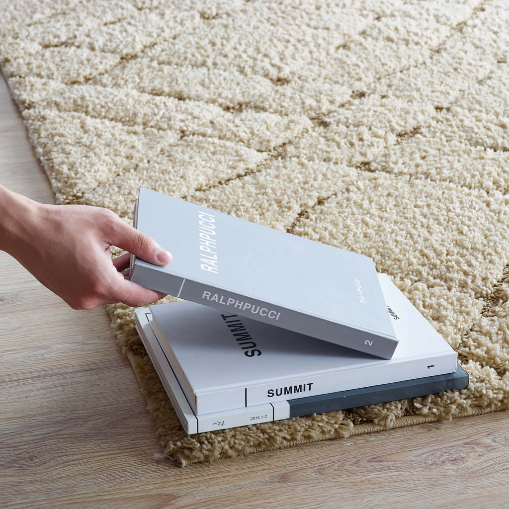 Jubilant Verona Abstract Geometric Shag 5x8 Area Rug | Creame and Beige | Shag Weave Of 1.18 Inches | Gripping Jute Fabric Underside | Soft High Density Polypropylene image 5