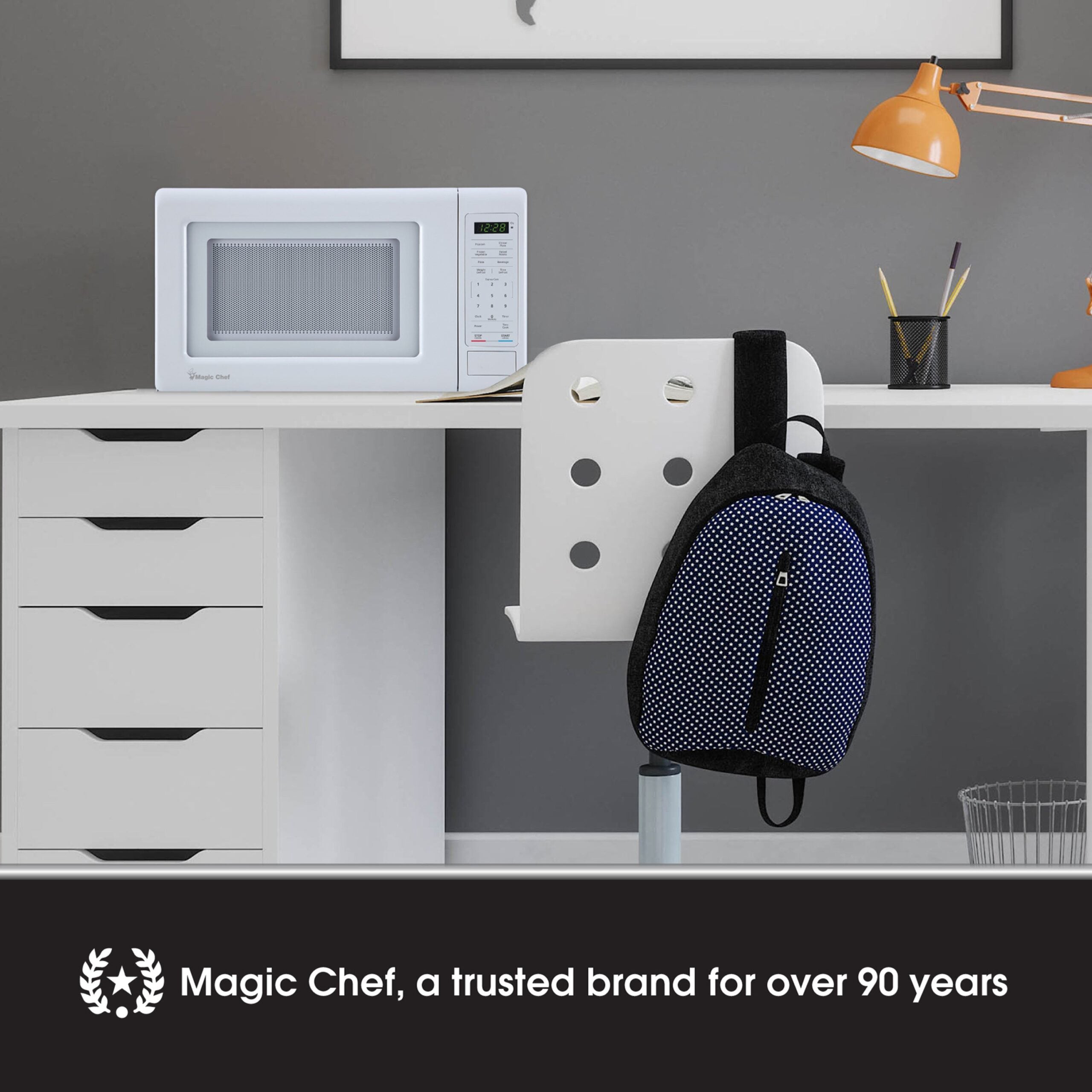 Magic Chef 0.7 Cu. Ft Countertop Microwave | 700 Watt | White Color | Digital Display | 6 Auto Cooking Modes | Child Lock | Auto Defrost Modes | 10 Power Levels image 9